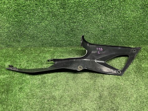 Пластик под сиденьем левый Ducati 848 1098 1198 S-1