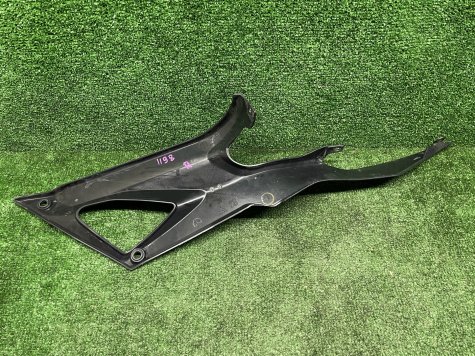 Пластик под сиденьем правый Ducati 848 1098 1198 S-1