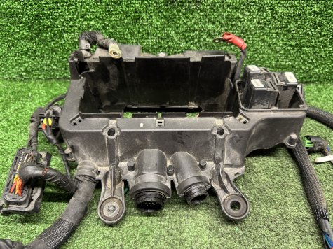 Проводка блок предохранителей Ducati Panigale V4 S -1