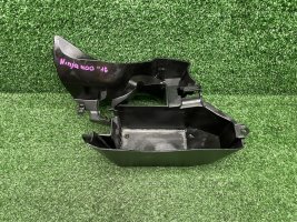 Пластик аккумулятора Kawasaki Ninja 400 14-17 год