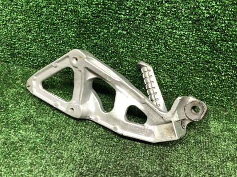 Кронштейн пассажира правый Kawasaki ZXR 750 89-90-1