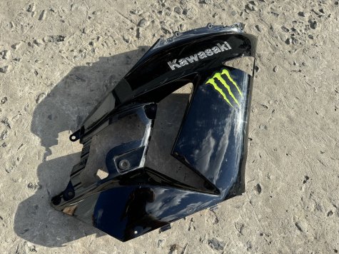 Пластик боковой правый Kawasaki ZZR 1400 ZX14 06-11-0