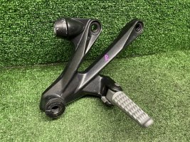 Кронштейн пассажира правый Kawasaki ZZR 1400 ZX-14 06-11