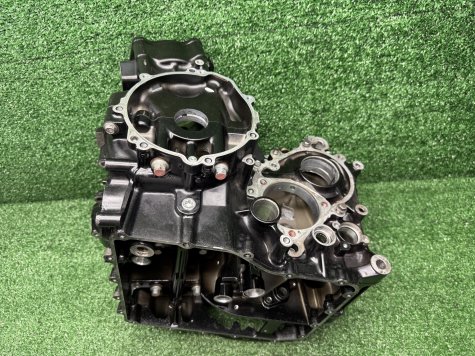Картер двигателя Kawasaki ZZR 1400 ZX14 06-11-8