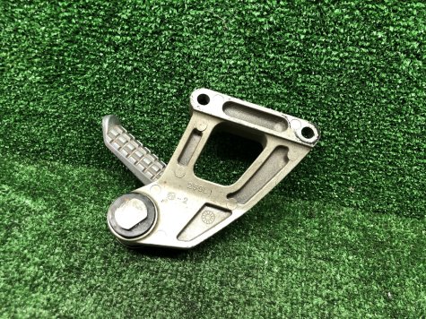 Кронштейн пассажира левый Kawasaki ZZR400-2-1