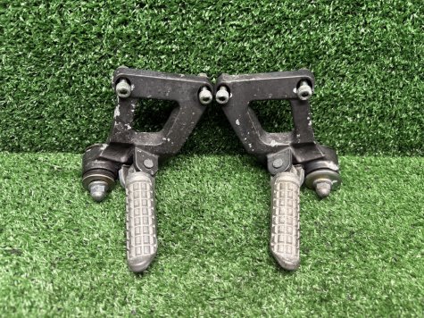 Кронштейны пассажира Kawasaki ZZR 400 400-2-0