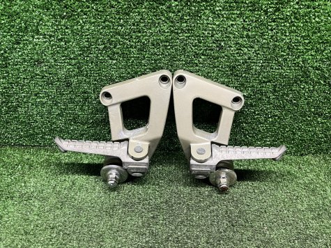 Кронштейны подножки пассажира Kawasaki ZZR 400-2-0