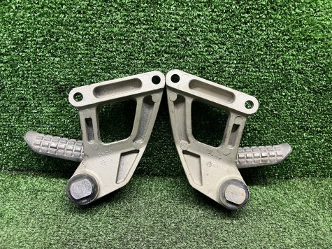 Кронштейны подножки пассажира Kawasaki ZZR 400-2-1
