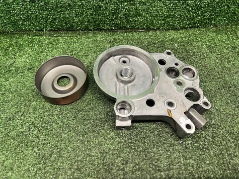 Корпус масляного фильтра Kawasaki ZZR 1100-1-0
