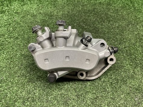 Суппорт правый Suzuki VLR 1800 C109R K9-0