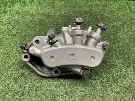 Суппорт левый Suzuki VLR 1800 C109R K9