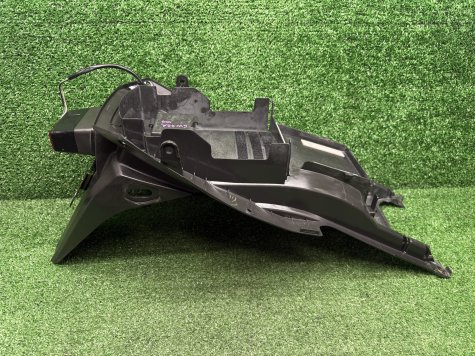 Пластик подрамника крыло Suzuki GSF 1250 S Bandit GW72A-1