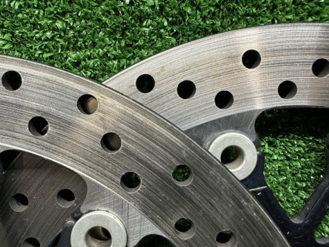 Тормозные диски перед Suzuki GSX-R 1000 09-16-1