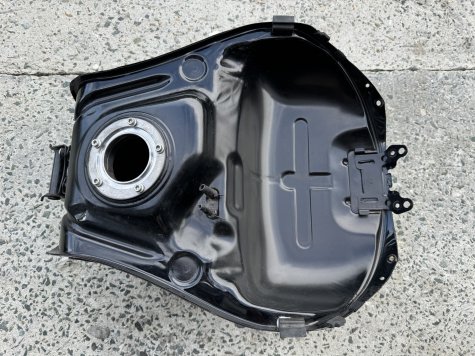 Бак бензобак Suzuki GSX-R 1000 K9 L0 L1-3
