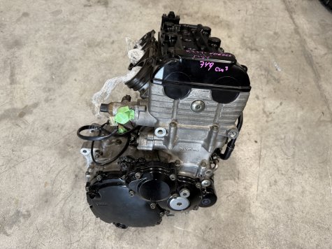 Двигатель Suzuki GSX-R 750 98-00 R731-1