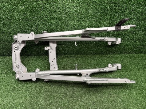 Подрамник задний Suzuki SV1000 VT54A-3