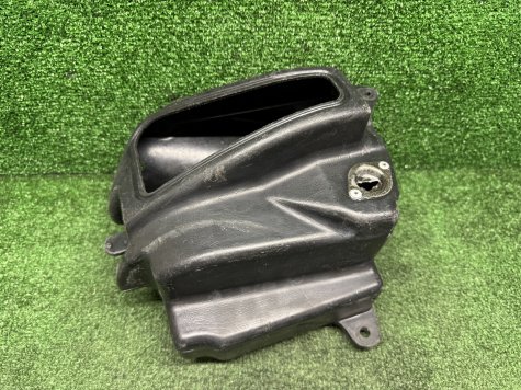 Пластик бардачок Yamaha XVS 400 Drag Star 4TR-0