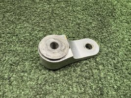 Кронштейн выхлопа Yamaha R1 00-01 5JJ
