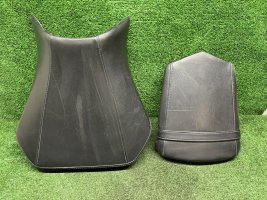 Сиденье водителя пассажира Yamaha R1 00-01 5JJ