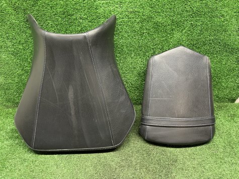 Сиденье водителя пассажира Yamaha R1 00-01 5JJ-0