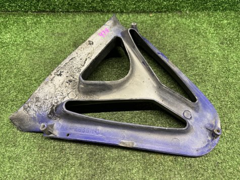 Пластик плуг Yamaha R1 98-01 4XV-2