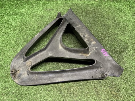 Пластик плуг середина Yamaha R1 98-01 4XV 5JJ-3