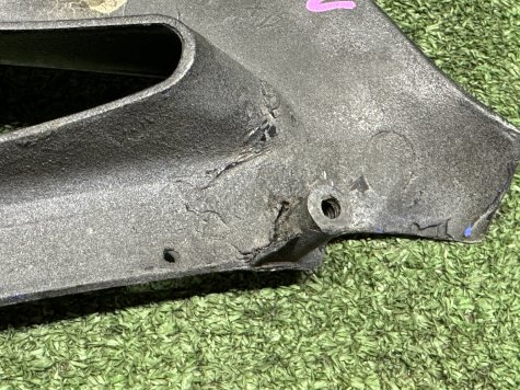 Пластик плуг середина Yamaha R1 98-01 4XV 5JJ-4