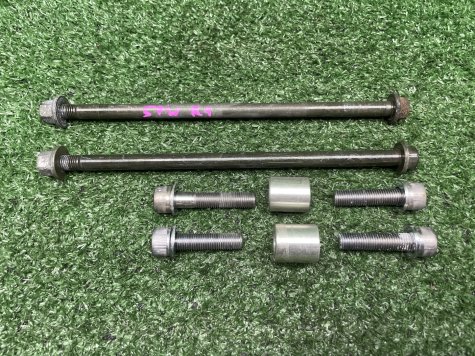 Болты двигателя Yamaha R1 02-03 5PW-0