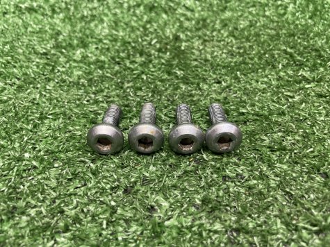 Болты кронштейнов водителя Yamaha R1 02-03 5PW-0
