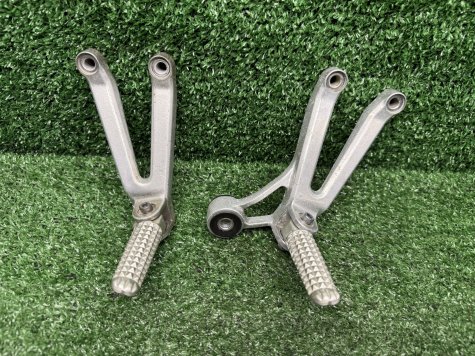 Кронштейны пассажира Yamaha R1 02-03 5PW-0