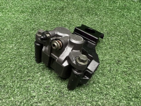 Суппорт задний Yamaha R1 02-03 5PW-1