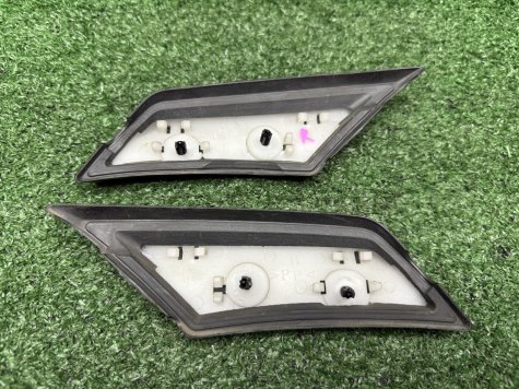 Резинки накладки рамы Yamaha R1 02-03 5PW-1