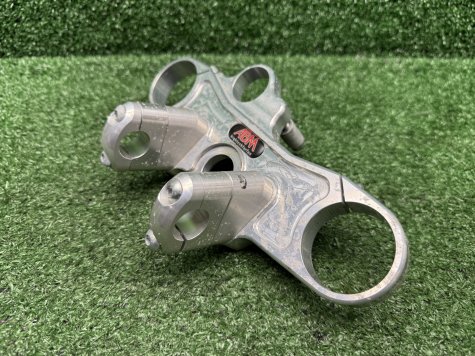 Траверса верхняя под руль ABM Yamaha R1 02-03 5PW-1