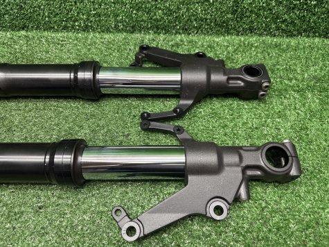 Перья вилка Yamaha R1 02-03 5PW-1