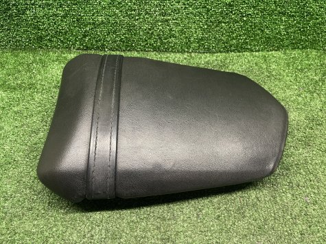 Сиденье пассажира Yamaha R1 04-06 5VY-0