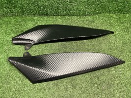 Пластик бака боковой Yamaha R1 04-06 5VY