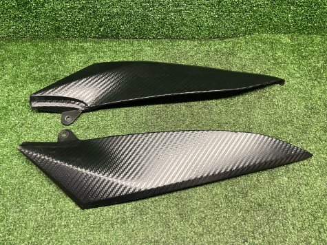 Пластик бака боковой Yamaha R1 04-06 5VY-0