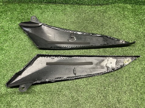 Пластик бака боковой Yamaha R1 04-06 5VY-1