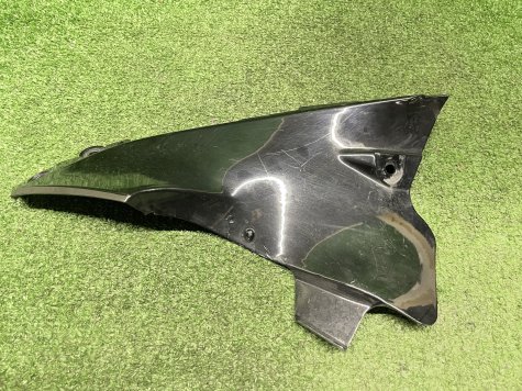 Пластик воздуховода левый Yamaha R1 04-06 5VY-0