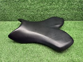 Сиденье водителя Yamaha R1 04-06 5VY