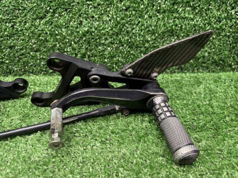 Кронштейны водителя Yamaha R1 04-06 5VY-2