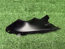 Пластик воздуховода правый Yamaha R1 04-06 5VY