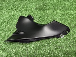 Пластик воздуховода левый Yamaha R1 04-06 5VY