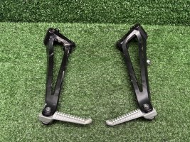 Кронштейны пассажира Yamaha R1 09-11 14B