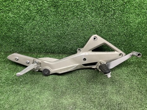 Кронштейн подножии правый Honda CB 600 Hornet PC41 07-12-1