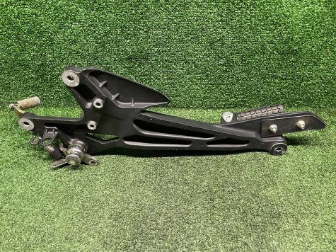 Кронштейн подножки правый Honda CBF 1000 SC64 -4