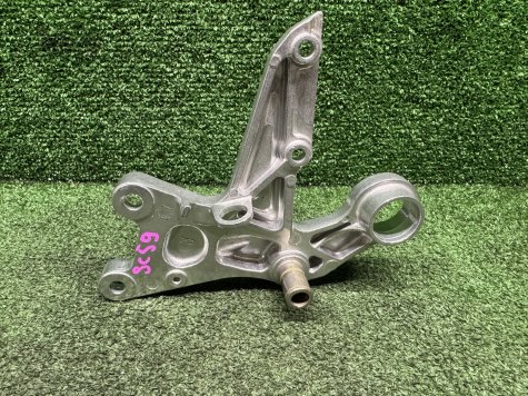 Кронштейн правый Honda CBR 1000 RR SC59 -1