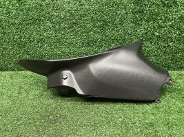 Пластик бака правый CBR 1100 XX SC35 03