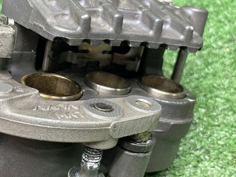 Суппорт правый Honda CBR 1100 XX SC35 03-2