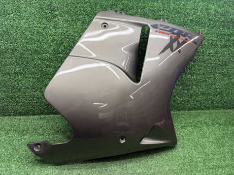 Пластик боковой правый Honda CBR 1100 XX SC35 97-0